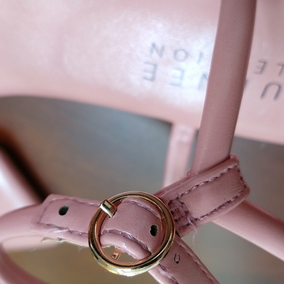 Journee Collection Sandals 7.5 - Picture 4 of 8